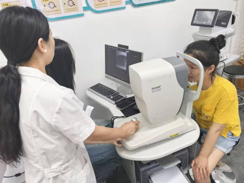 “睛彩实践，视界领航”——暑期眼镜店挂职锻炼与视力健康服务实践研究 验光配镜篇